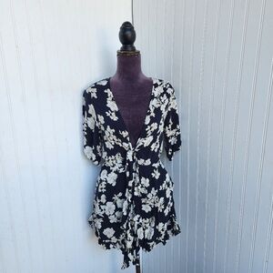 Shore Womens Black White Floral Romper Tie Front Ruffle Beachy Feminine USA Sz S